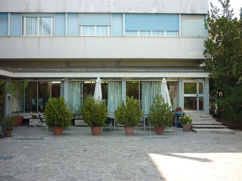 Albergo Dei Pini Andria Exterior foto